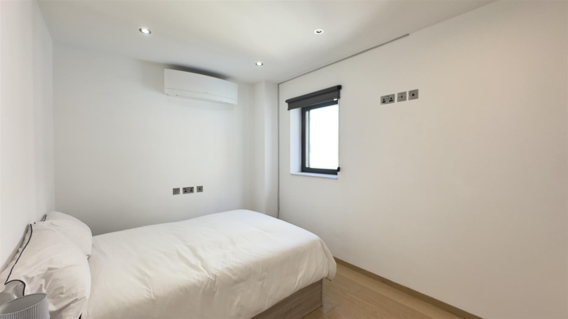 Image of Apartment - 4 Bedrooms - 2 Bathrooms for Sale in Prince Edward's Gate-Gibraltar, Image 10